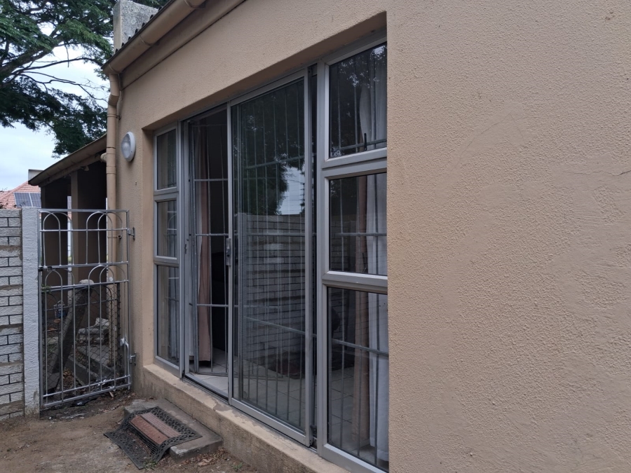 To Let 1 Bedroom Property for Rent in Selborne Eastern Cape